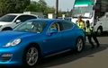 Porsche Panamera Mogok di Tol, Netizen Plesetin Jadi 'Pantas Ngamuk'