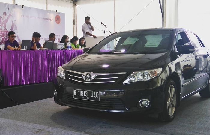 Ilustrasi mobil bekas yang sedang dilelang