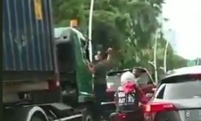 Pengemudi Mitsubishi Pajero Sport pelaku penganiayaan sopir truk di Jakarta Utara