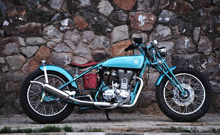 Royal Enfield ini terkesan minimalis 