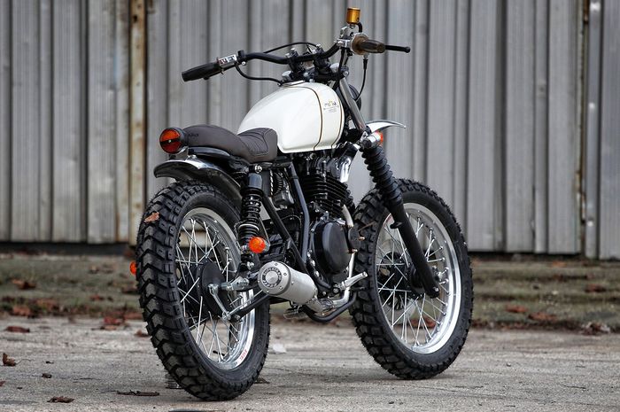 Suzuki GN250 custom tracker dari Mokka Cycles