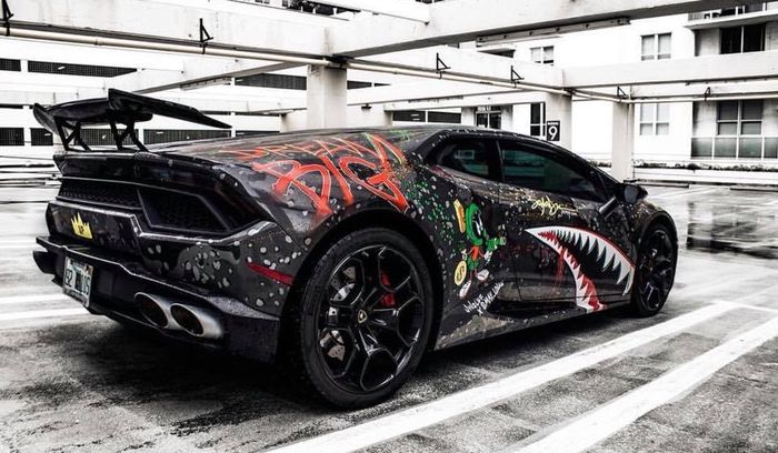   Lamborghini Huracan pakai kelir graffiti