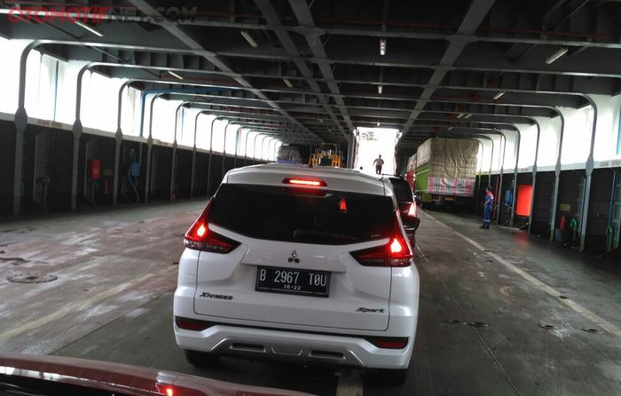 Mitsubishi Xpander mengarungi rute bervariasi menuju Lampung, termasuk feri penyeberangan Merak-Bakauheni