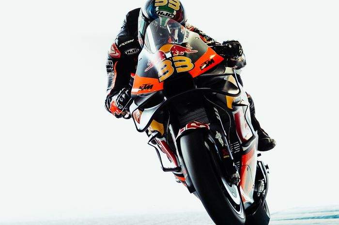 Brad Binder memimpin sesi practice MotoGP Jepang 2023