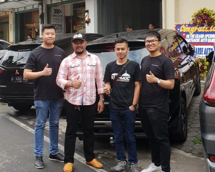 Hendrico dan tim saat opening Avantgarde Auto Bandung