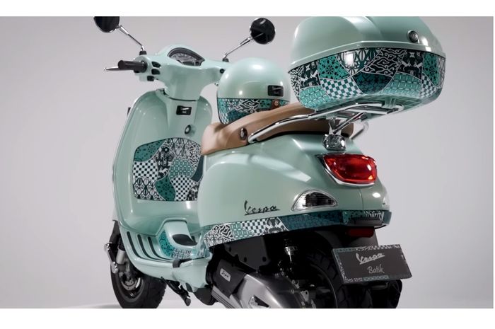 Vespa LX 125 i-GET Batik Edition