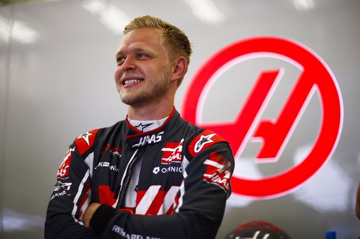 Pembalap F1 tim Haas, Kevin Magnussen lebih suka main gokart ketimbang balapan simulator