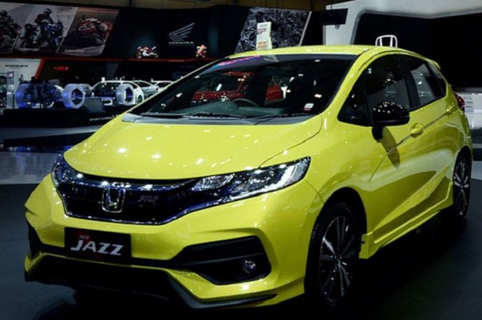 Spesifikasi dan perbandingan harga Honda Jazz dan Suzuki Baleno tahun 2018 seken