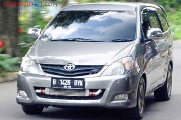 Modifikasi Toyota Kijang Innova A T 2010 Bos Pelek Punya Gaya Gridoto Com