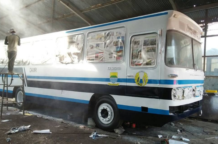 DAMRI Mercedes Benz 036 andalan bus kota di Bandung