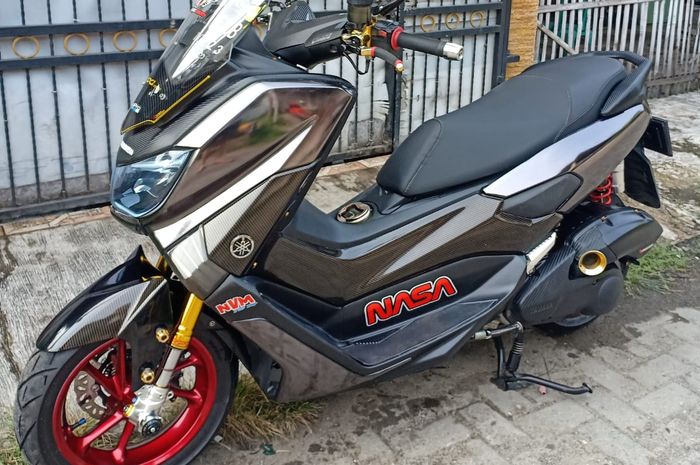 Bodi Yamaha NMAX wrapping stiker grey krom