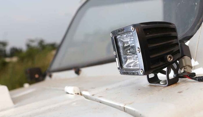 LED dari Rigid Industries bantu penerangan