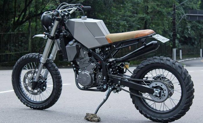 Kawasaki KLX650 custom dari Benta Handmade Machine