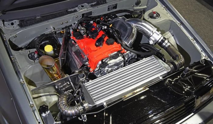 Mesin Toyota GR Yaris dipasang ke engine bay Corolla AE86 Levin GT Apex.