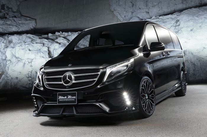 Modifikasi Mercedes-Benz V-Class hasil garapan Wald International, Jepang