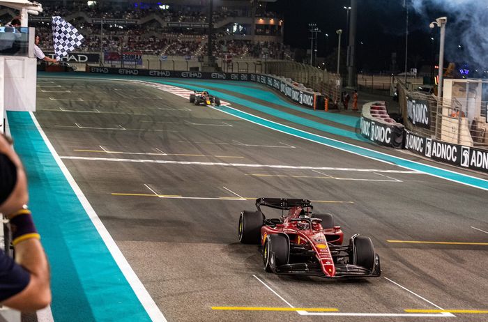 Charles Leclerc finish kedua di depan Sergio Perez pada balap F1 Abu Dhabi 2022