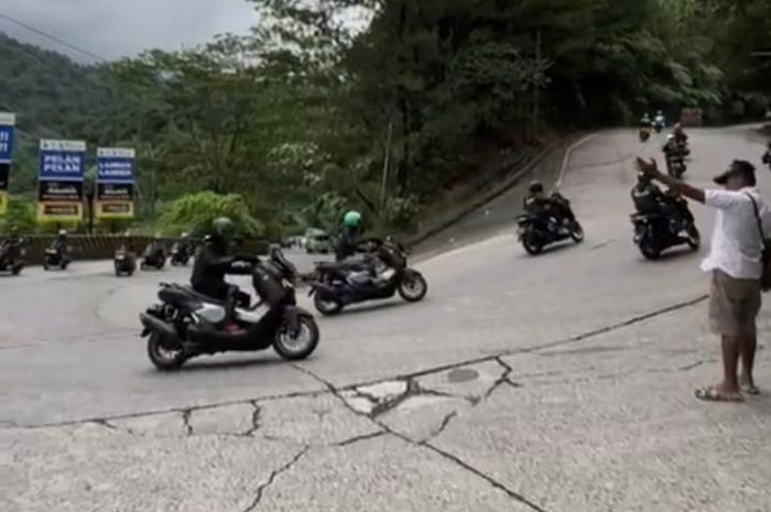 Yamaha Tour Boemi Nusatara hajar tikungan Setinjau Lauik