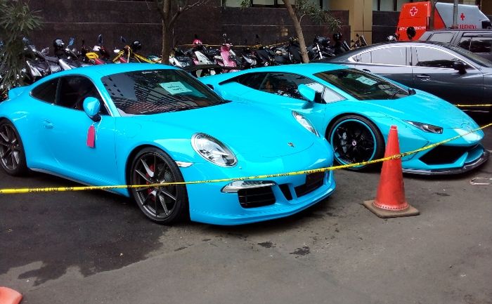 Porsche dan Lamborghini milik Doni Salamanan yang diamankan Bareskrim Polri