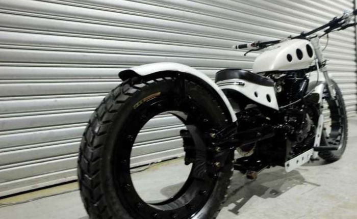 Yamaha SZR150 custom modern chopper besutan B3 Customs