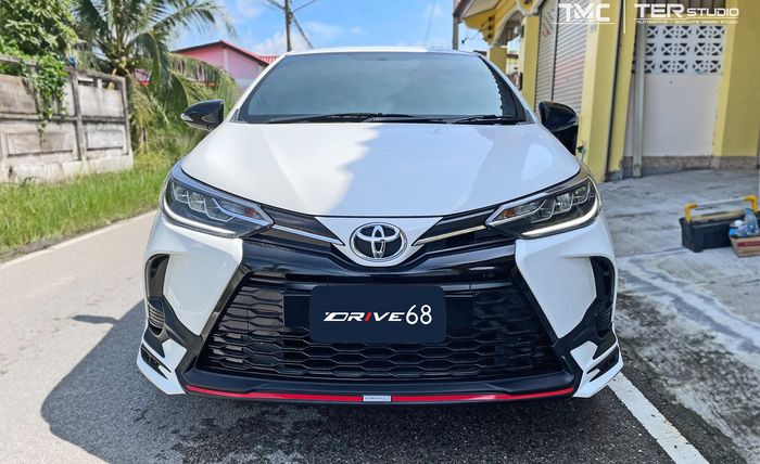 Tampilan depan modifikasi Toyota Yaris facelift