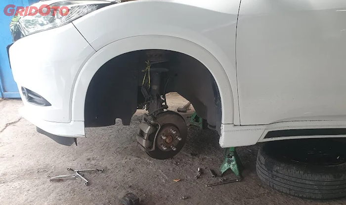 Mobil Terasa Bergoyang Saat Kecepatan Tinggi? Cek Komponen Ini