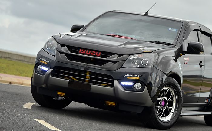Eksterior Isuzu D-Max juga terjangkiti material serat karbon