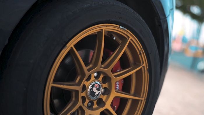 Suzuki Splash pasang pelek Stallion Wheels ukuran 17 inci warna emas