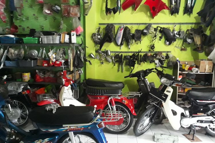 Garasi Gue 31 Surganya Sparepart Dan Aksesori Motor Jadul Honda Di Jakarta Timur Gridoto Com