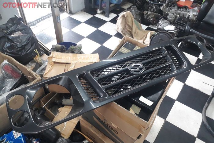 Grill Suzuki Jimny Caribian SJ413 di Mamba Motor