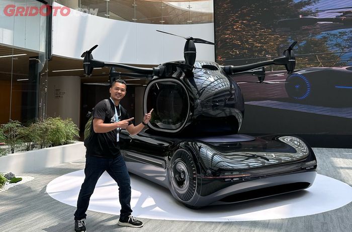 Mobil terbang Gove, yang mampu terbang vertikal dengan memisahkan diri dari body utama, yang kemudian body utama akan mengikuti ke arah awak pesawat terbang menuju