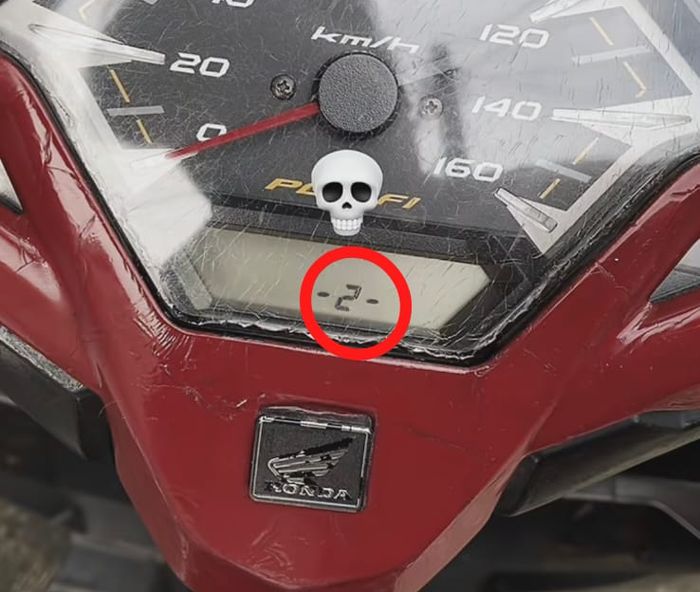 Kode 2 menunjukan kalau speedometer digital Honda Vario sudah balik 2 kali 