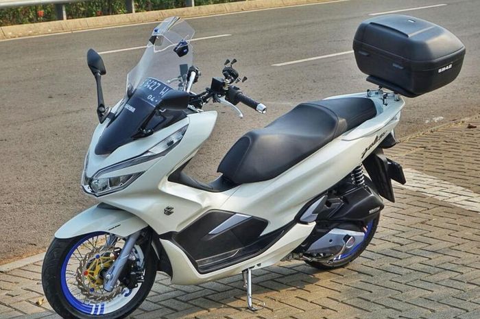 Honda PCX menawan dengan desain turing minimalis