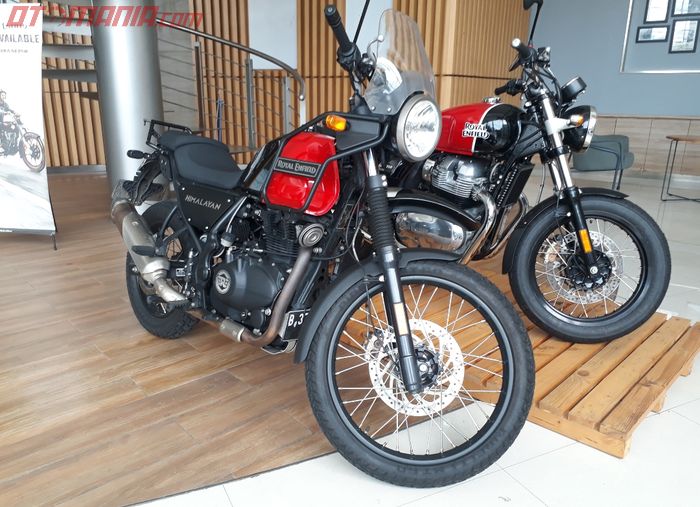 Royal Enfield Himalayan dan Classic 500 di dealer