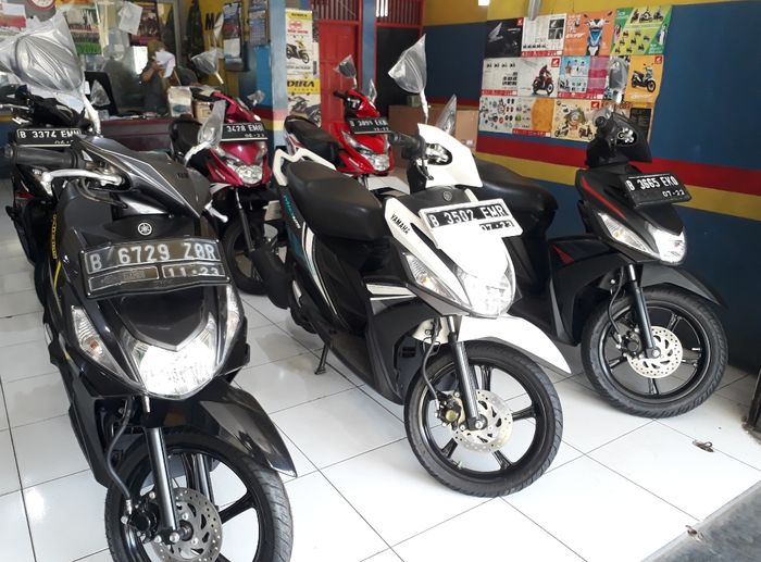 Matic Yamaha di showroom motor bekas