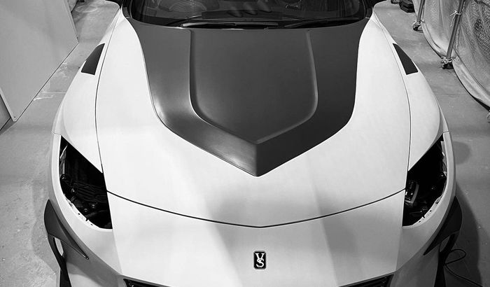 Desain kap mesin modifikasi Nissan Fairlady Z didesain lebih tajam