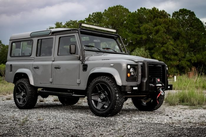 Modifikasi Land Rover Defender hasil garapan East Coast Defender