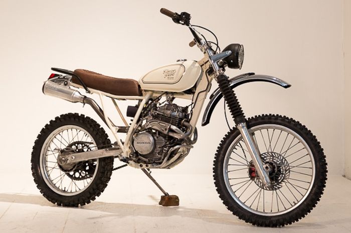Honda XR250 1989 custom scrambler besutan Red Clouds Collective