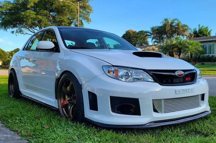 Modifikasi Subaru WRX sleeper dengan jantung pacu 2JZ milik Toyota Supra Mk4