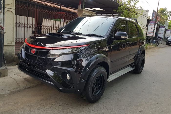 Tampilan modifikasi Daihatsu Terios lawas pakai muka baru