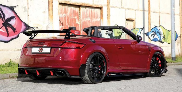 Tampilan belakang Audi TT RS Roadster 