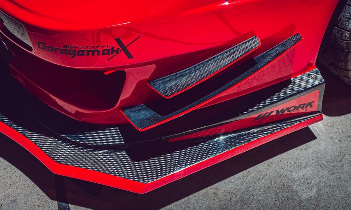 Splitter dan canard pada bumper depan agresif milik Nissan 180SX