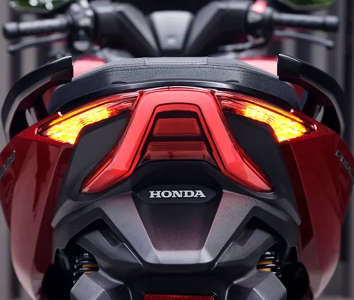 Lampu belakang Honda Forza