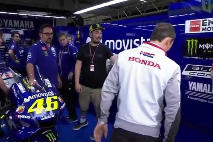 Alessio Salucci mengusir Marc Marquez membuatnya terancam didepak dari paddock Yamaha