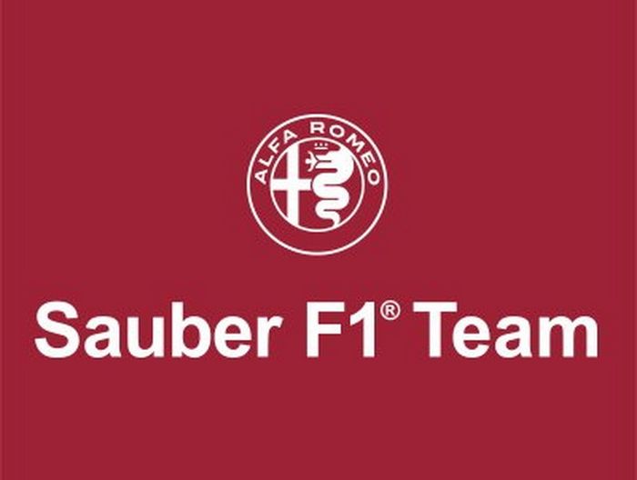 Mulai 2018, ada lambang pabrikan mobil Alfa Romeo di akun Twitter tim Sauber