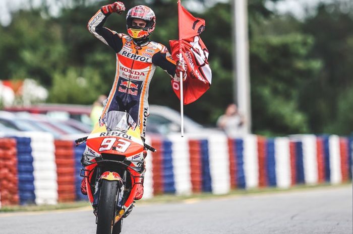 Pembalap Repsol Honda, Marc Marquez memberikan tanggapannya usai berhasil meraih kemenangan dominan di MotoGP Ceko