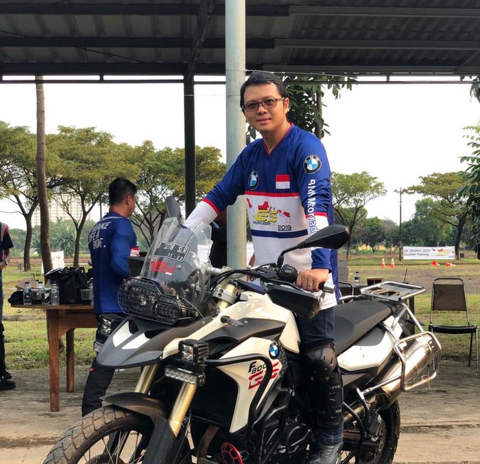 Revin, jatuh berkali-kali menggunakan BMW F 800 GS selama training