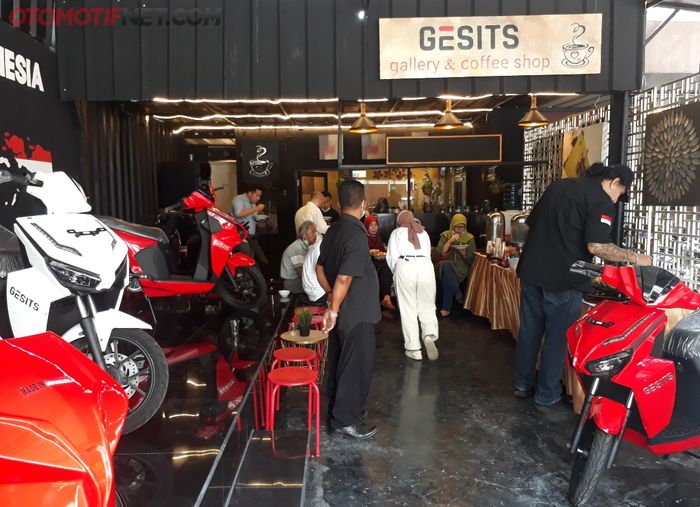 Pembukaan Dealer Gesits di H. Nawi, Jakarta Selatan