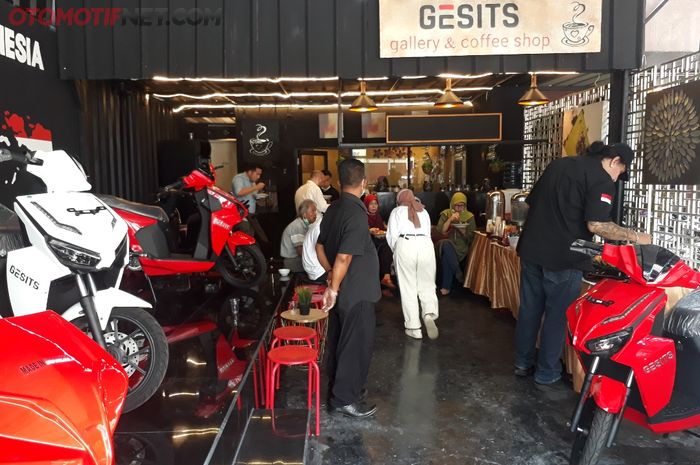 Pembukaan Dealer Gesits di H. Nawi, Jakarta Selatan