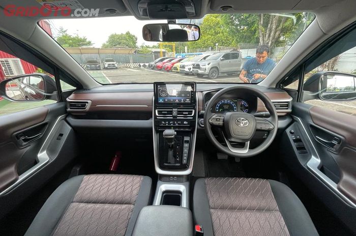 Interior Toyota Kijang Innova Zenix G Hybrid