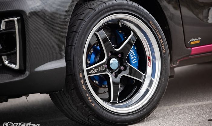 Modifikasi Toyota Hilux pakai pelek Lenso Model D1 SF ukuran 18 inci